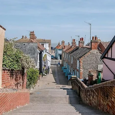 Swn-Y-Don, Aldeburgh Villa Exterior photo