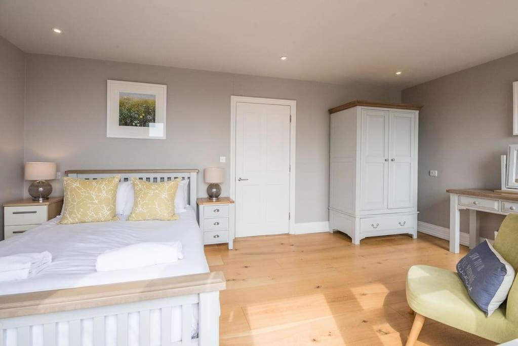 Swn-y-don, Holiday home